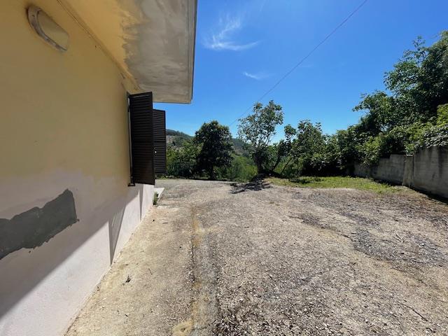 Image No.35-4 Bed Semi-Detached for sale