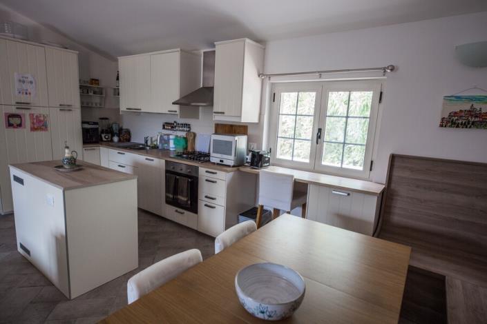 Image No.20-Maison de campagne de 3 chambres à vendre à Loreto Aprutino