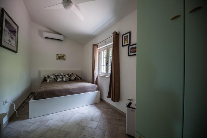 Image No.25-Maison de campagne de 3 chambres à vendre à Loreto Aprutino