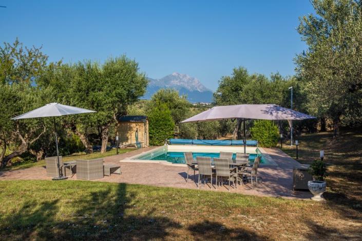 Image No.28-Maison de campagne de 3 chambres à vendre à Loreto Aprutino