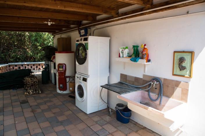 Image No.36-Maison de campagne de 3 chambres à vendre à Loreto Aprutino