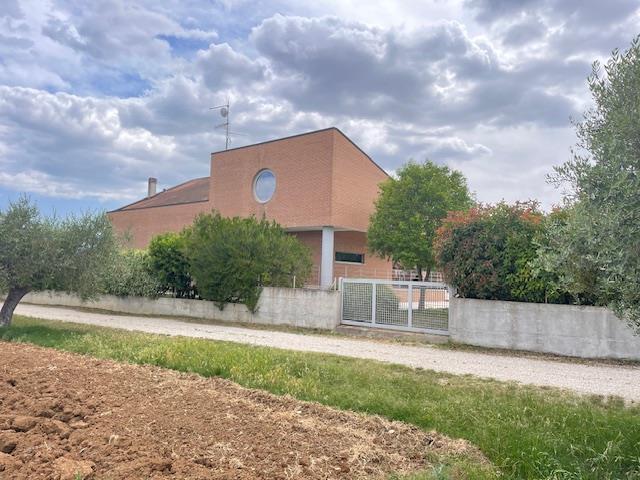 Image No.7-4 Bed Country House for sale