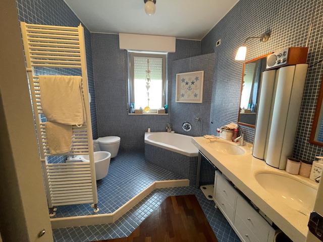 Image No.18-4 Bed Country House for sale