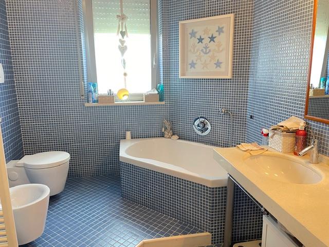 Image No.25-4 Bed Country House for sale