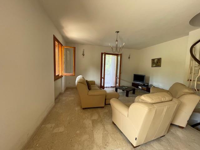 Image No.10-Maison de campagne de 6 chambres à vendre à Bisenti