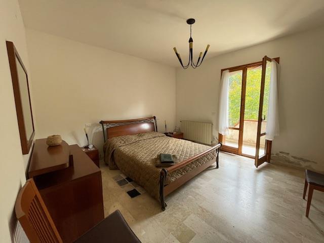 Image No.16-Maison de campagne de 6 chambres à vendre à Bisenti