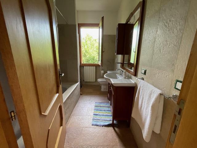 Image No.23-Maison de campagne de 6 chambres à vendre à Bisenti