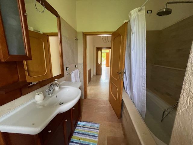 Image No.24-Maison de campagne de 6 chambres à vendre à Bisenti