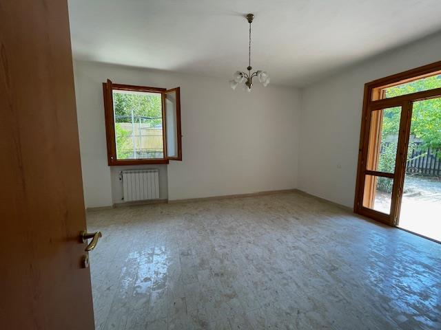 Image No.41-Maison de campagne de 6 chambres à vendre à Bisenti