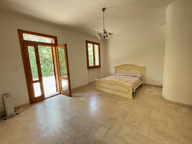 Image No.44-Maison de campagne de 6 chambres à vendre à Bisenti