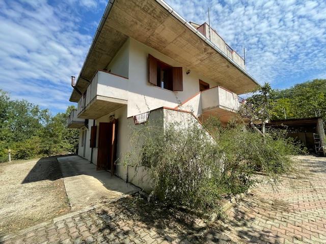 Image No.46-Maison de campagne de 6 chambres à vendre à Bisenti