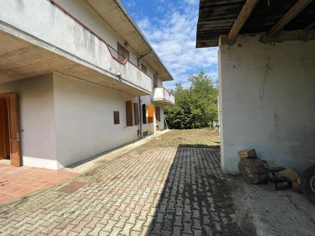 Image No.50-Maison de campagne de 6 chambres à vendre à Bisenti
