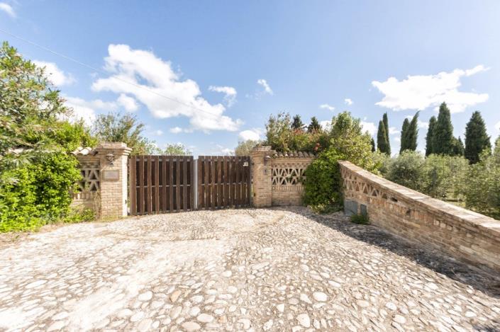 Image No.8-Maison de campagne de 3 chambres à vendre à Ortona