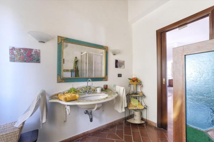 Image No.23-Maison de campagne de 3 chambres à vendre à Ortona