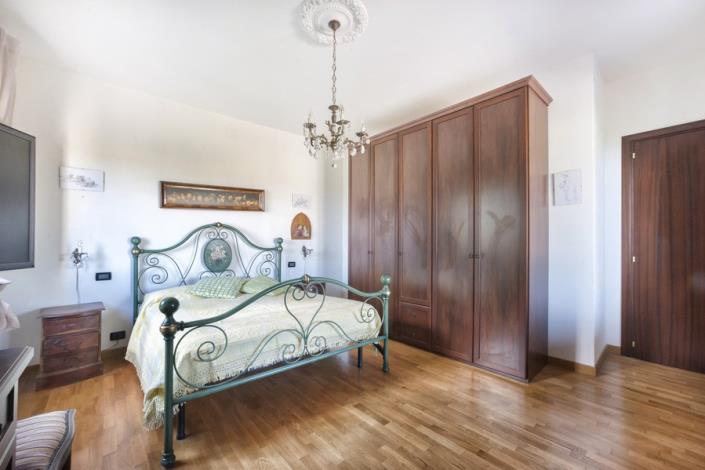 Image No.28-Maison de campagne de 3 chambres à vendre à Ortona