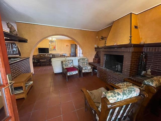 Image No.8-5 Bed Country House for sale