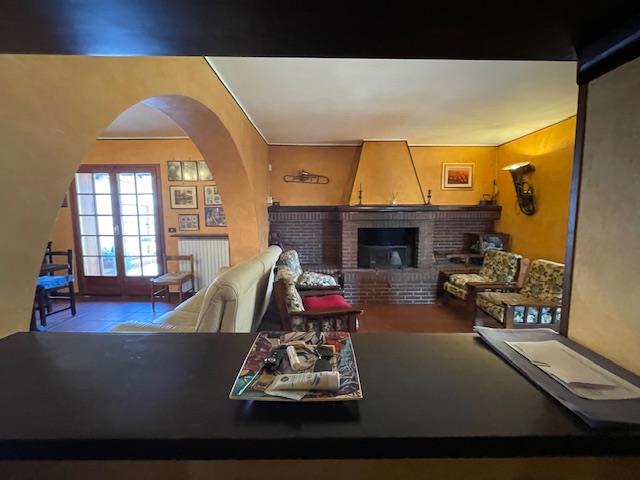 Image No.10-5 Bed Country House for sale