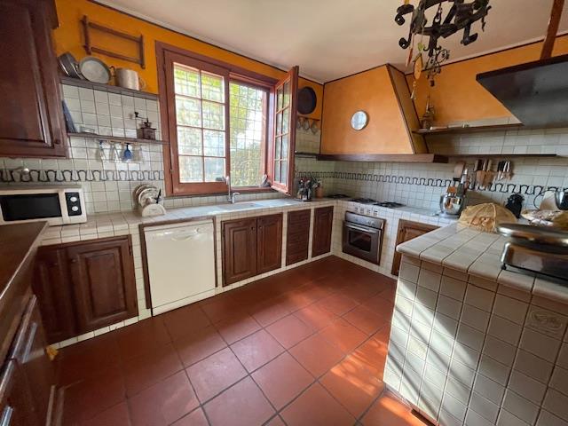 Image No.11-5 Bed Country House for sale