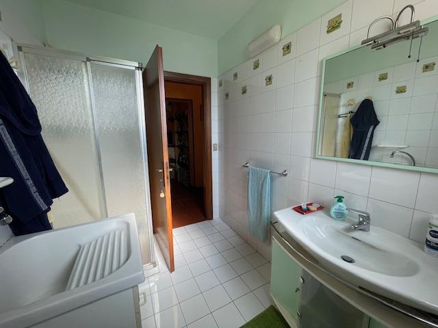 Image No.20-5 Bed Country House for sale