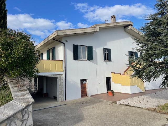 Image No.11-3 Bed Villa / Detached for sale