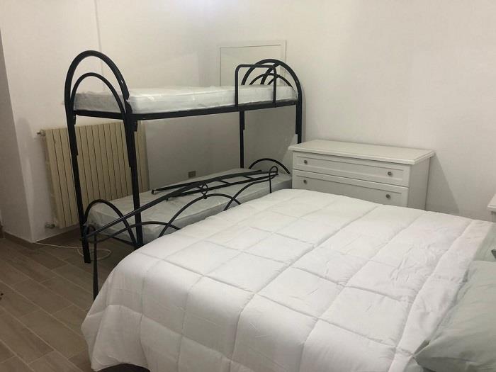 Image No.10-2 Bed Country House for sale