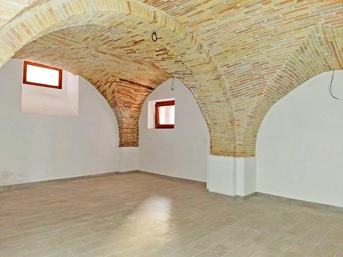 Image No.5-2 Bed Townhouse for sale