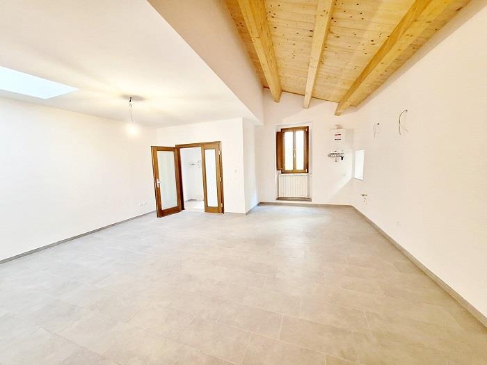 Image No.6-2 Bed Townhouse for sale