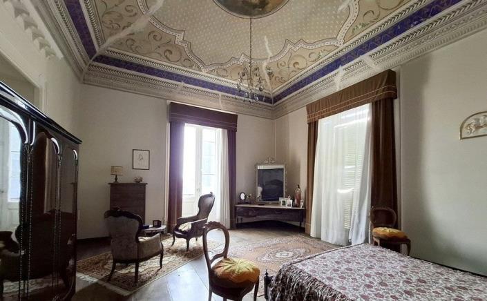 Image No.11-5 Bed Apartment for sale