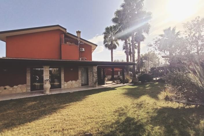 Image No.3-3 Bed Villa / Detached for sale