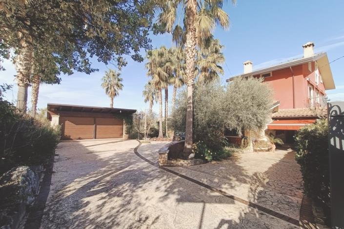 Image No.5-3 Bed Villa / Detached for sale