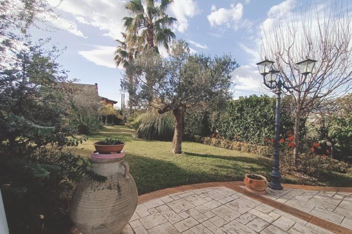 Image No.6-3 Bed Villa / Detached for sale