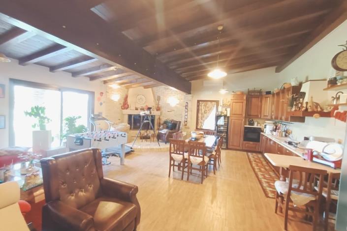 Image No.13-3 Bed Villa / Detached for sale