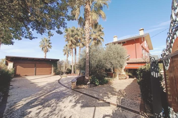 Image No.32-3 Bed Villa / Detached for sale