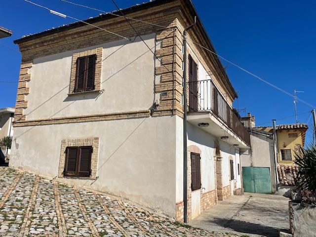 Image No.6-Maison de ville de 4 chambres à vendre à Abruzzes