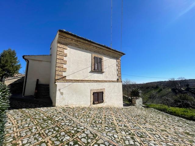 Image No.7-Maison de ville de 4 chambres à vendre à Abruzzes