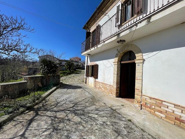 Image No.9-Maison de ville de 4 chambres à vendre à Abruzzes