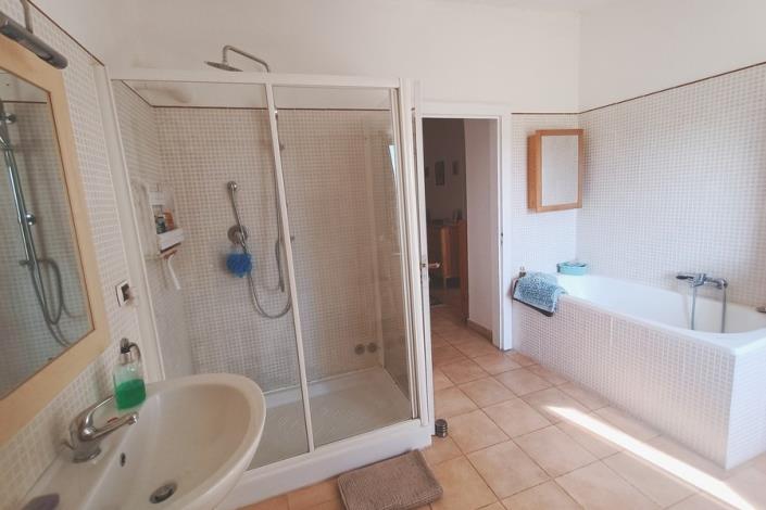 Image No.45-Maison de campagne de 4 chambres à vendre à Cugnoli