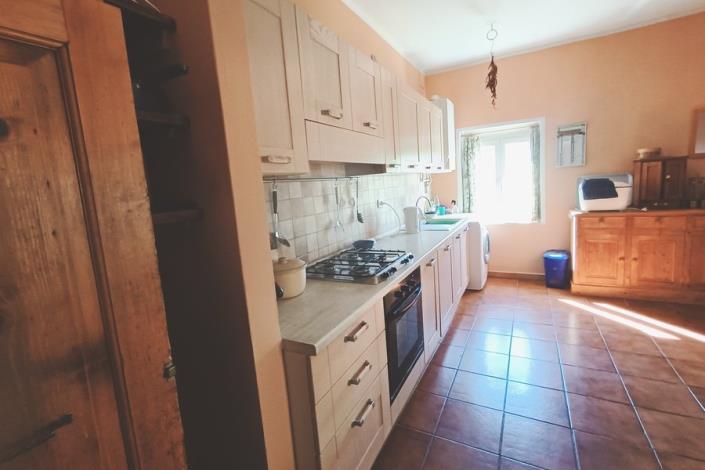 Image No.50-Maison de campagne de 4 chambres à vendre à Cugnoli