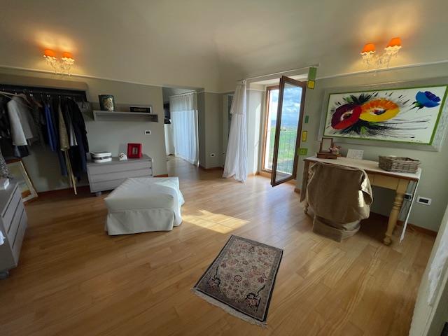 Image No.38-2 Bed Apartment for sale