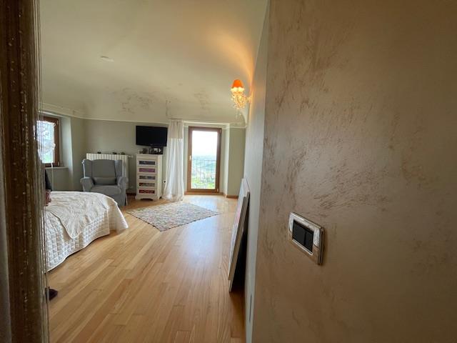 Image No.50-2 Bed Apartment for sale