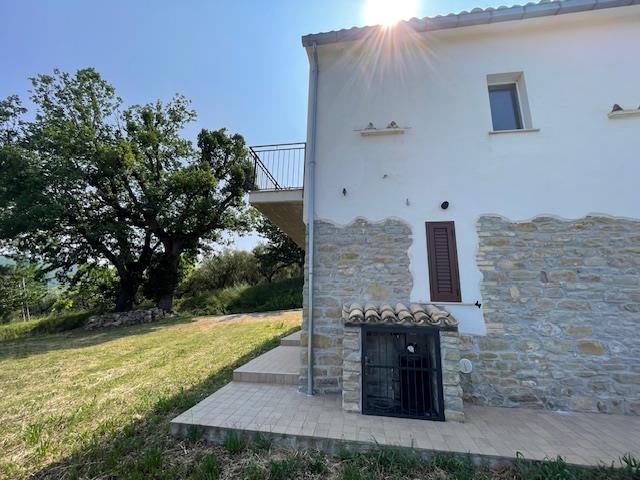 Image No.7-3 Bed Country House for sale