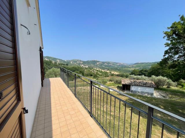 Image No.9-3 Bed Country House for sale