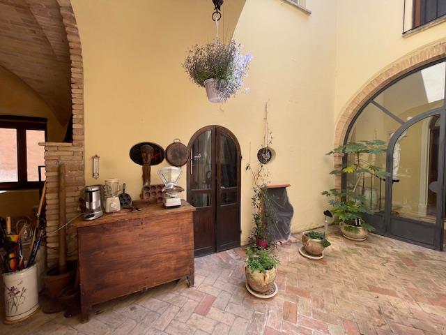 Image No.3-Maison de ville de 4 chambres à vendre à Penne