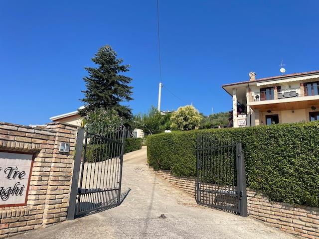 Image No.7-8 Bed Country House for sale