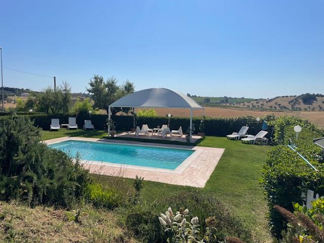 Image No.10-8 Bed Country House for sale