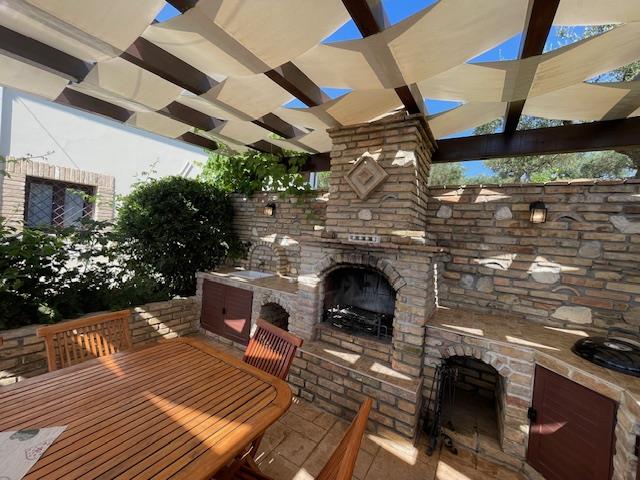 Image No.19-8 Bed Country House for sale