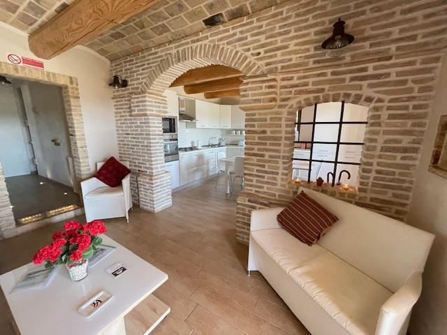 Image No.25-8 Bed Country House for sale