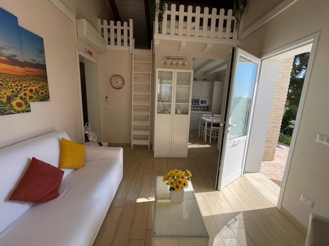 Image No.41-8 Bed Country House for sale