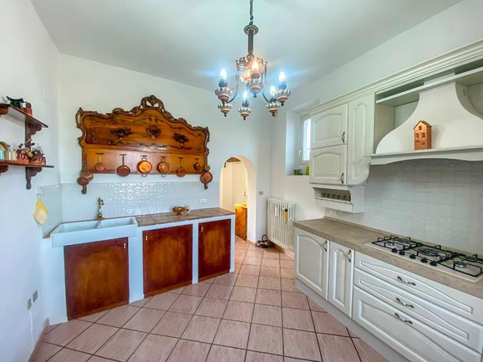 Image No.11-4 Bed Apartment for sale