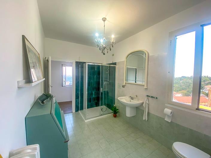 Image No.28-4 Bed Apartment for sale